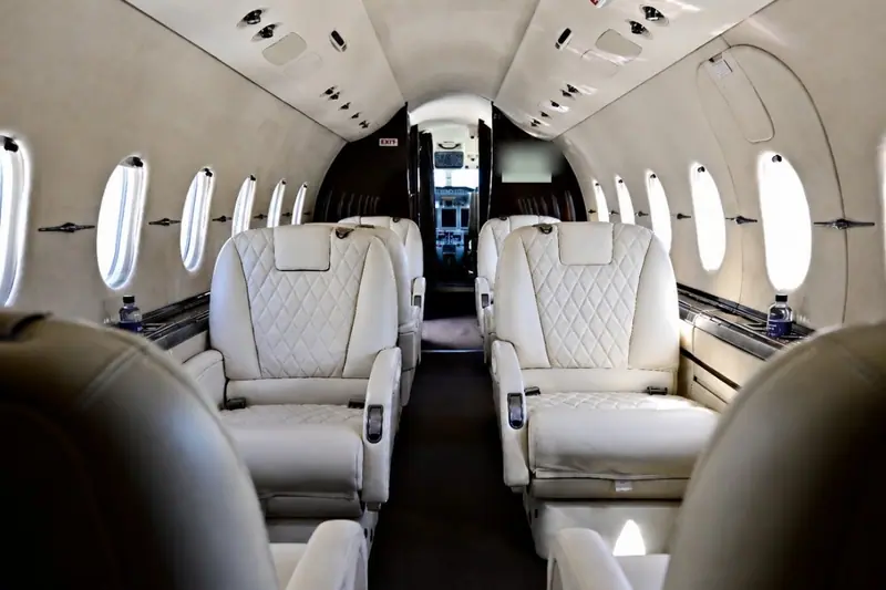 Hawker 4000 cabin